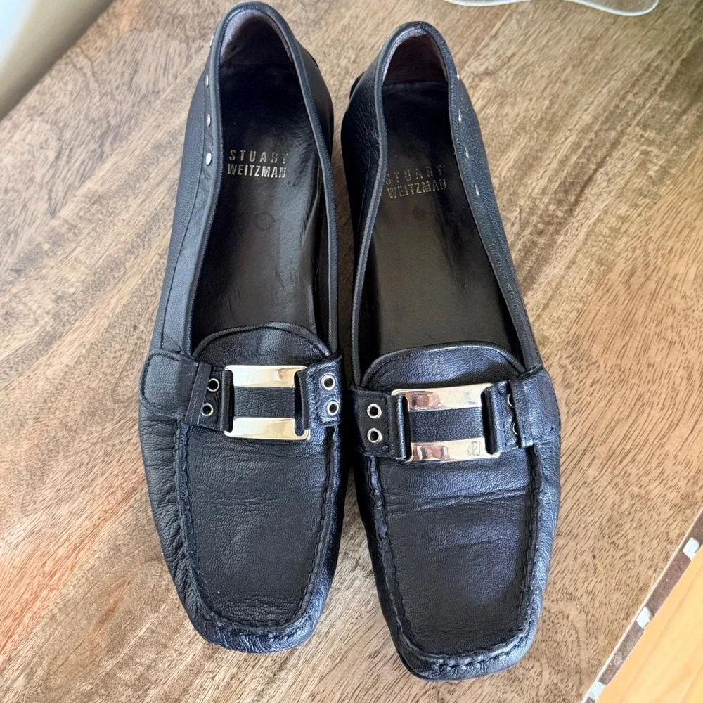 Stuart Weitzman Black Leather Loafer Women Size 8 SS Narrow Buckle Studs Classic
